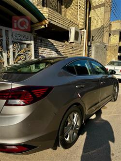 هیوندای ئەلەنترا